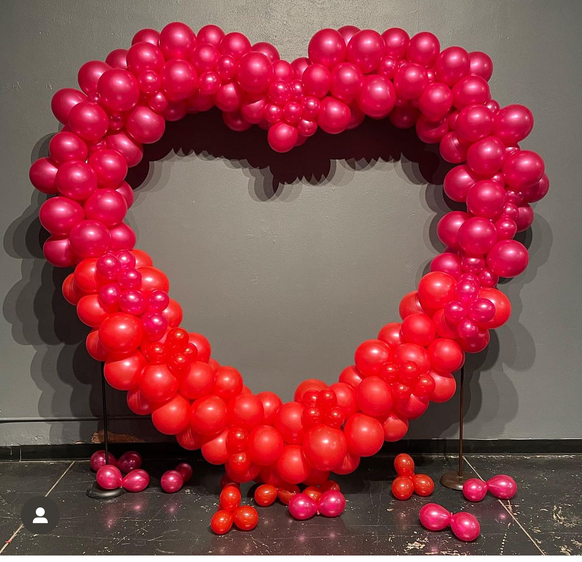 Gaint Balloon Heart Frame